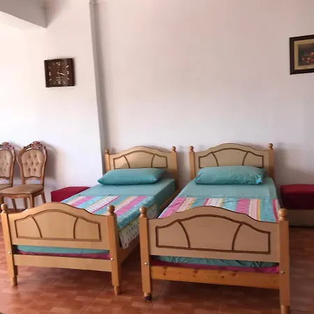 Beachfront & Park View Apartment